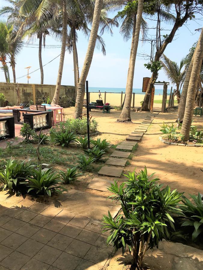 Dephani Beach Hotel Negombo Exterior foto